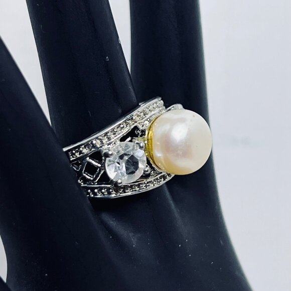Silver Tone Statement Ring With Faux Pearl & Clear Rhinestones Size 6.25 (R447) - Picture 3 of 8
